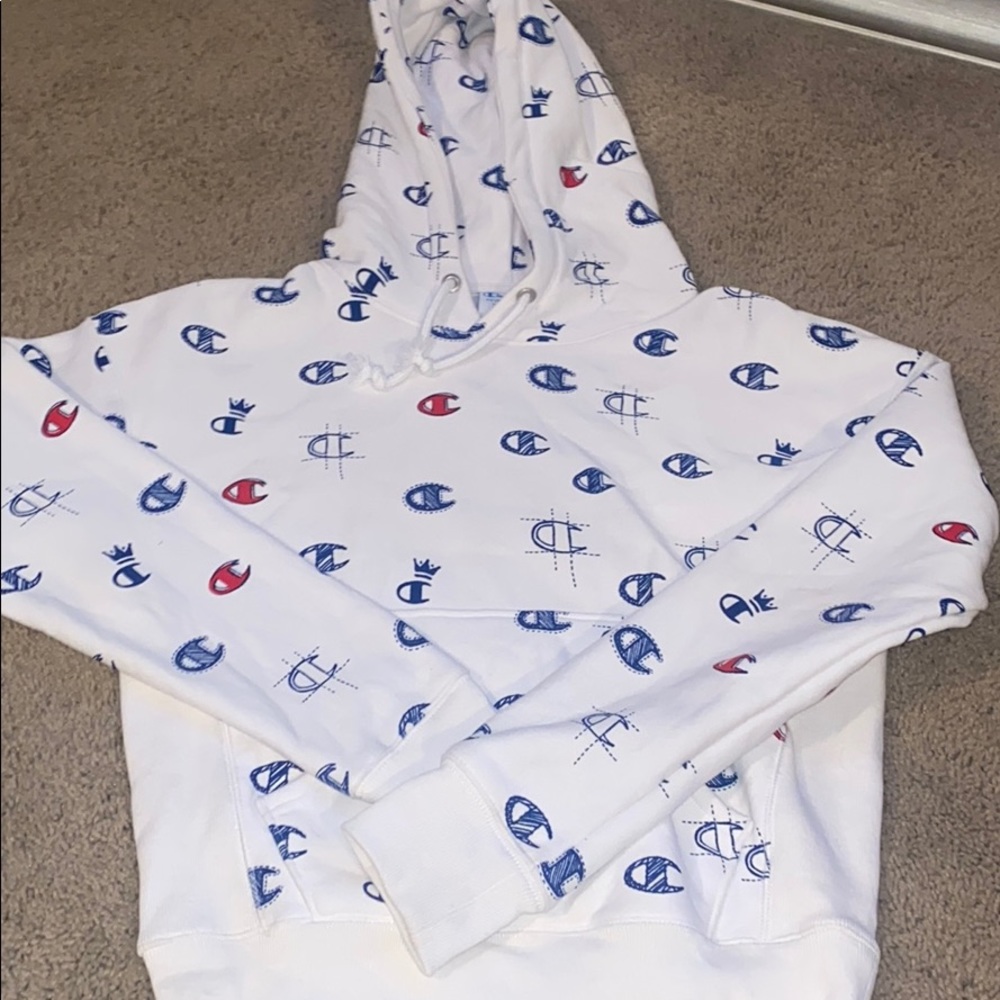 cute champion hoodie!